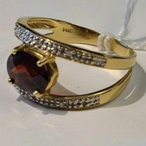 14kt Yellow Gold Double Band Ring with Ruby Colored Stone